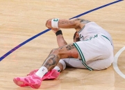 开云体育官网-包含纽约尼克斯队遭遇主力受伤，面临困境的词条