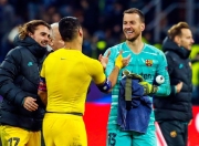 开云官方app入口-包含里昂队客场完胜对手，展现强大实力追赶领头羊的词条