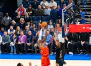 开云体育APP下载-包含骑士险胜广州队，范弗利特状态火热的词条