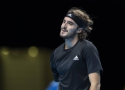 开云平台-世界网球队力克英国网球队，西西帕斯统治全场的简单介绍