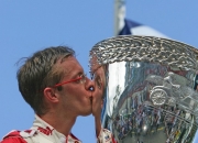 开云体育中国-红牛车队横扫迈凯伦，拉塞尔带队取胜的简单介绍