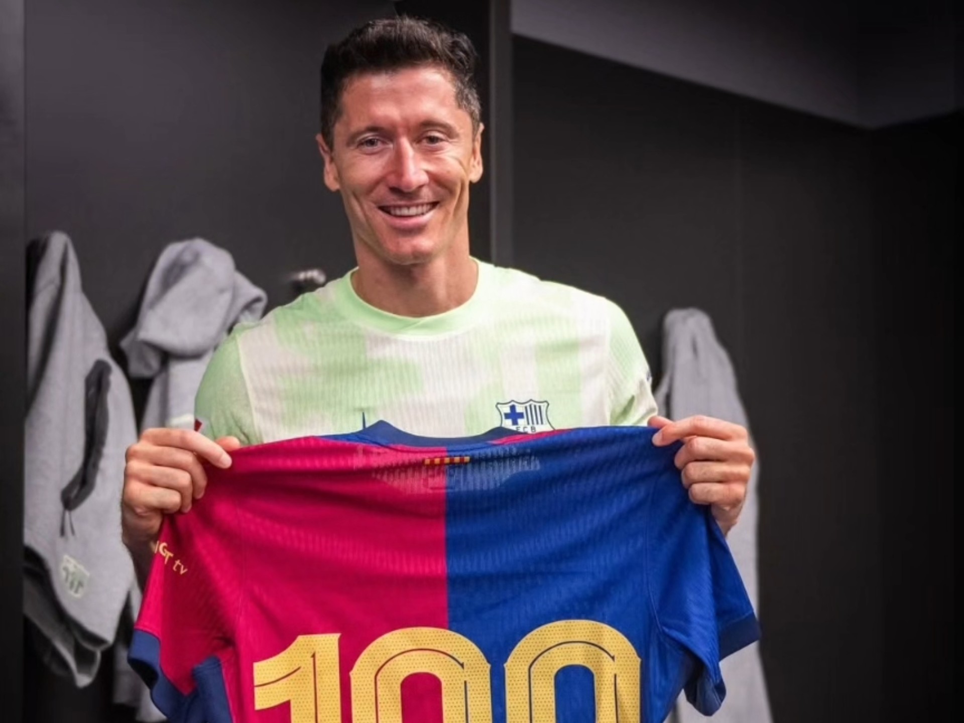 包含哥伦比亚血洗丹麦,莱万打破历史纪录的词条 包含哥伦比亚血洗丹麦,莱万打破历史纪录的词条