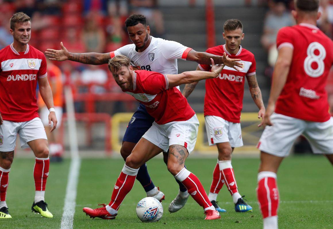 关于布里斯托城客场战平富勒姆,努力保级的信息 关于布里斯托城客场战平富勒姆,努力保级的信息