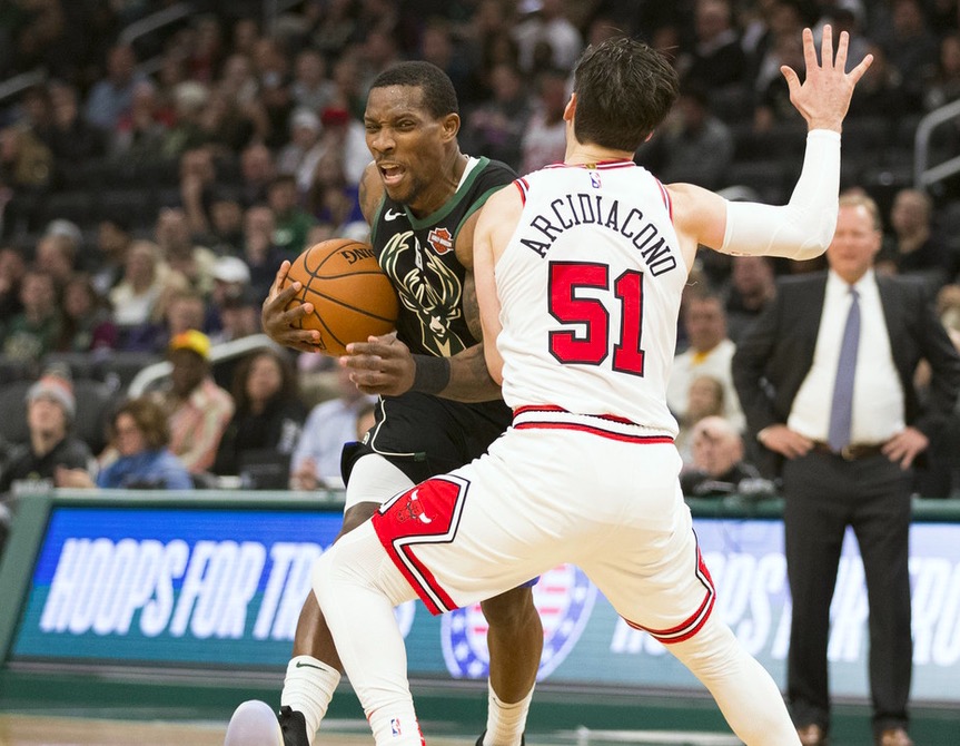 雄鹿主场取得重要胜利,跃居赛区第一的简单介绍 雄鹿主场取得重要胜利,跃居赛区第一的简单介绍