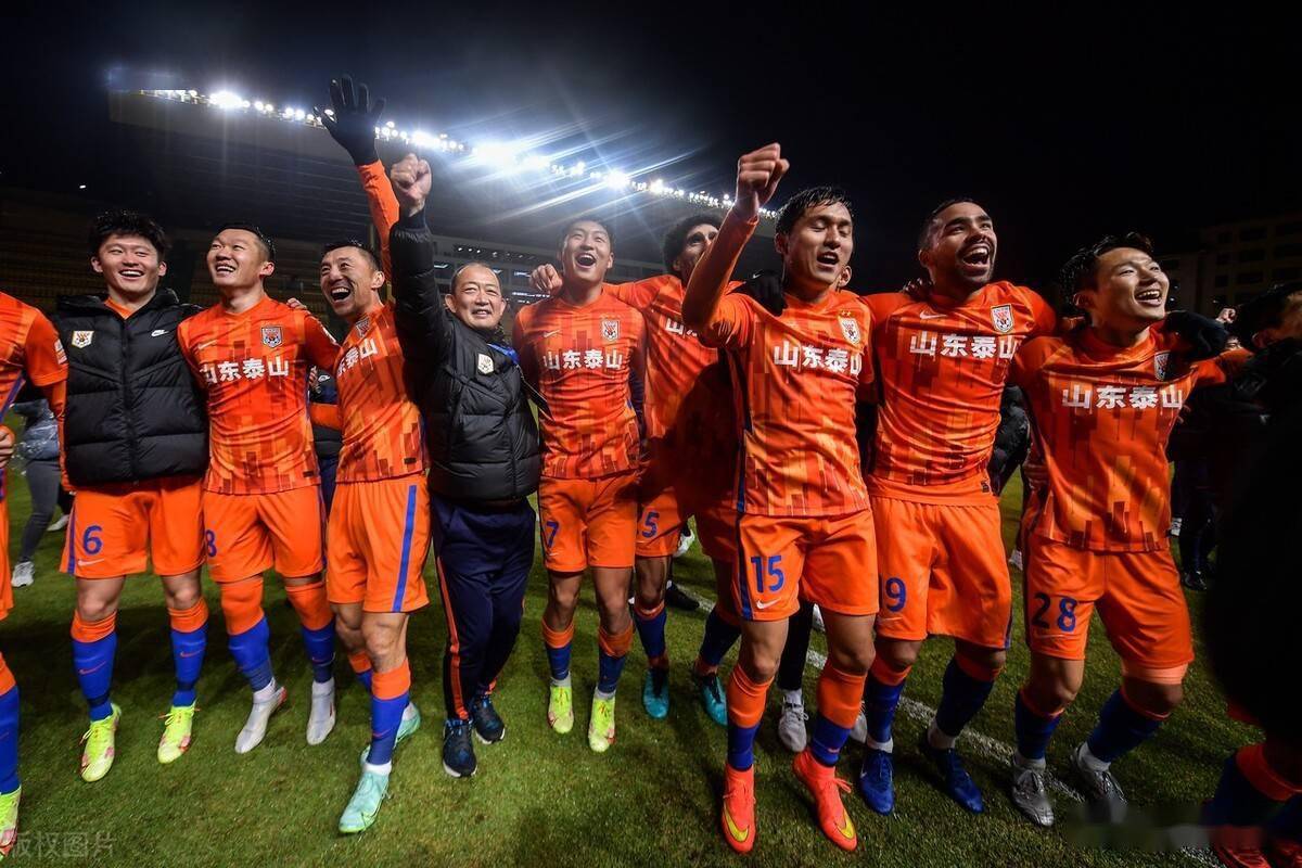 谁将荣登足球之巅,悬念揭晓即将呈现 谁将荣登足球之巅,悬念揭晓即将呈现