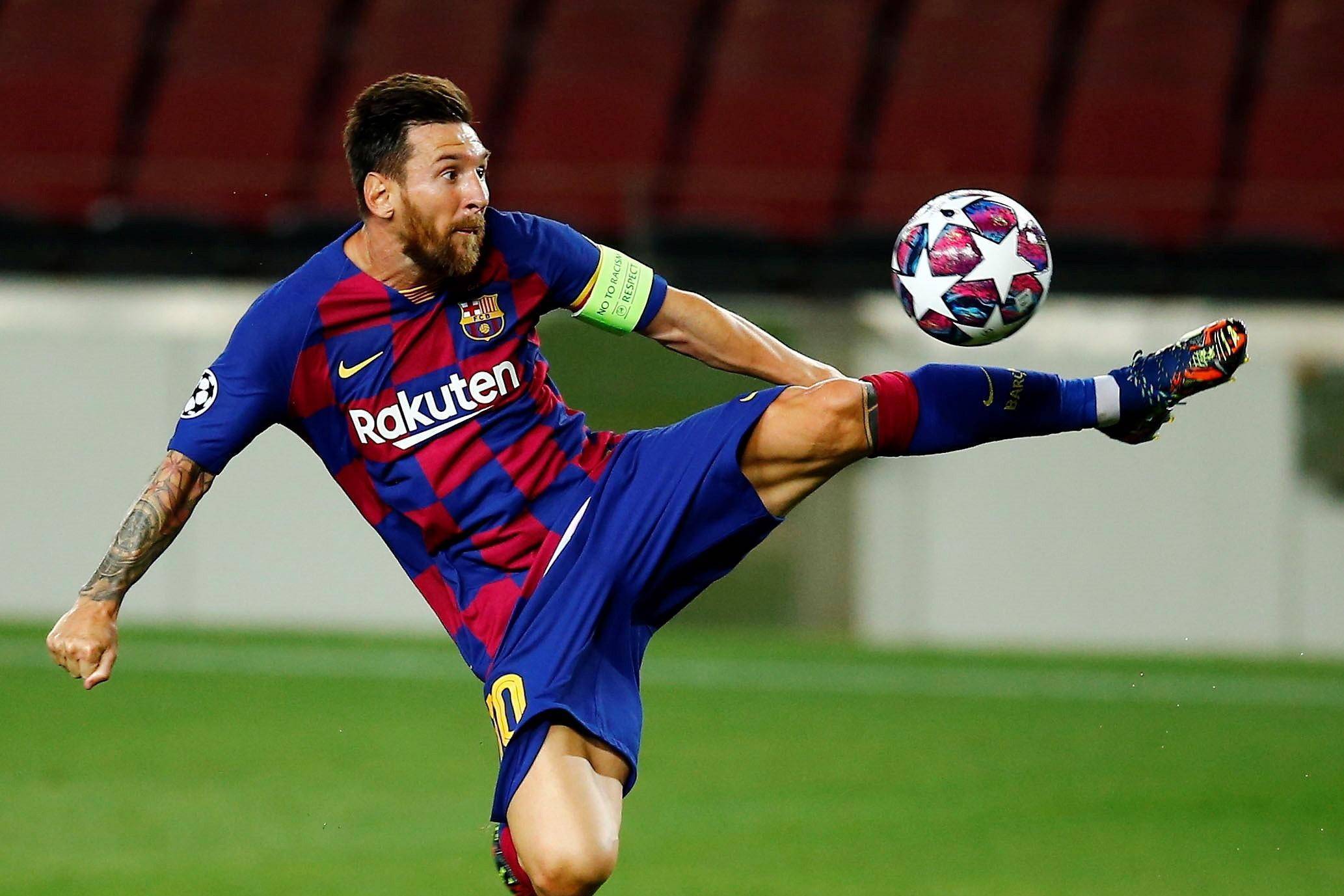 足球比赛中球员们的风采令人心动