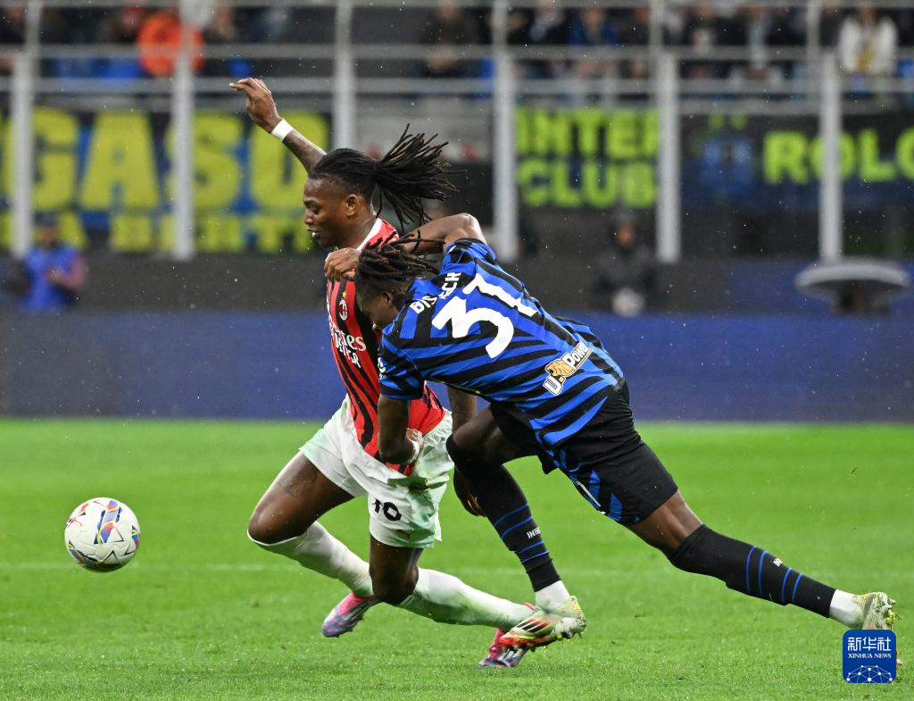 意大利豪门AC米兰重回胜利,球迷欢呼不已 意大利豪门AC米兰重回胜利,球迷欢呼不已