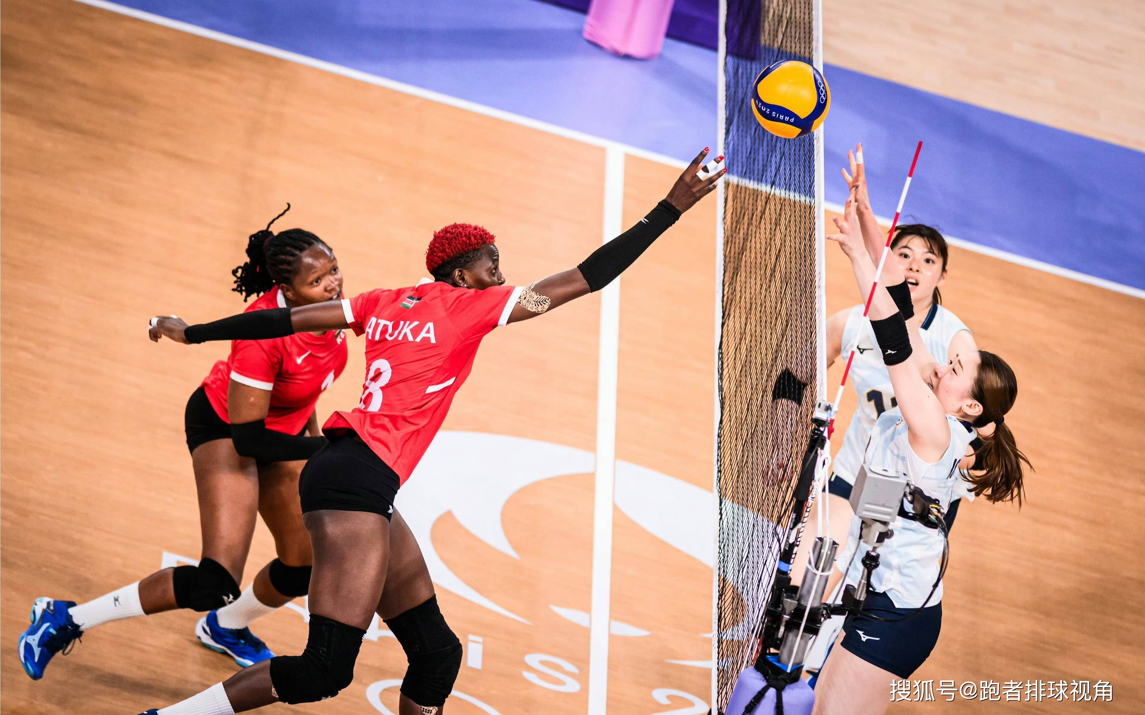 包含老妇人球员因伤缺席下一场比赛的词条