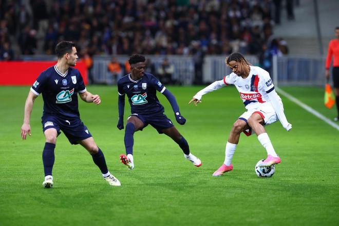 巴黎圣日耳曼遭遇瓶颈,里昂力压领先的简单介绍 巴黎圣日耳曼遭遇瓶颈,里昂力压领先的简单介绍