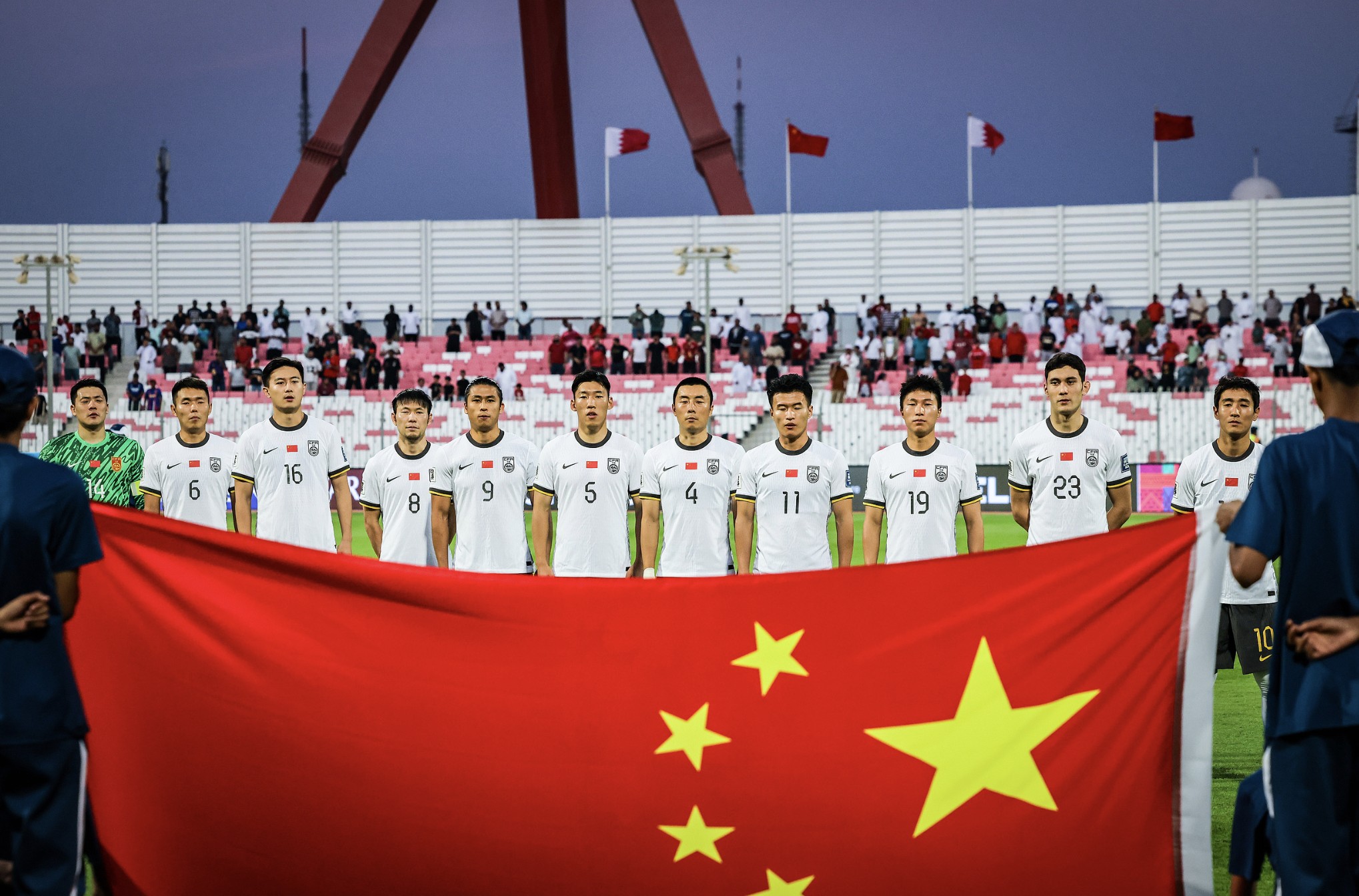 国内球队备战亚洲赛场，严阵以待迎接挑战