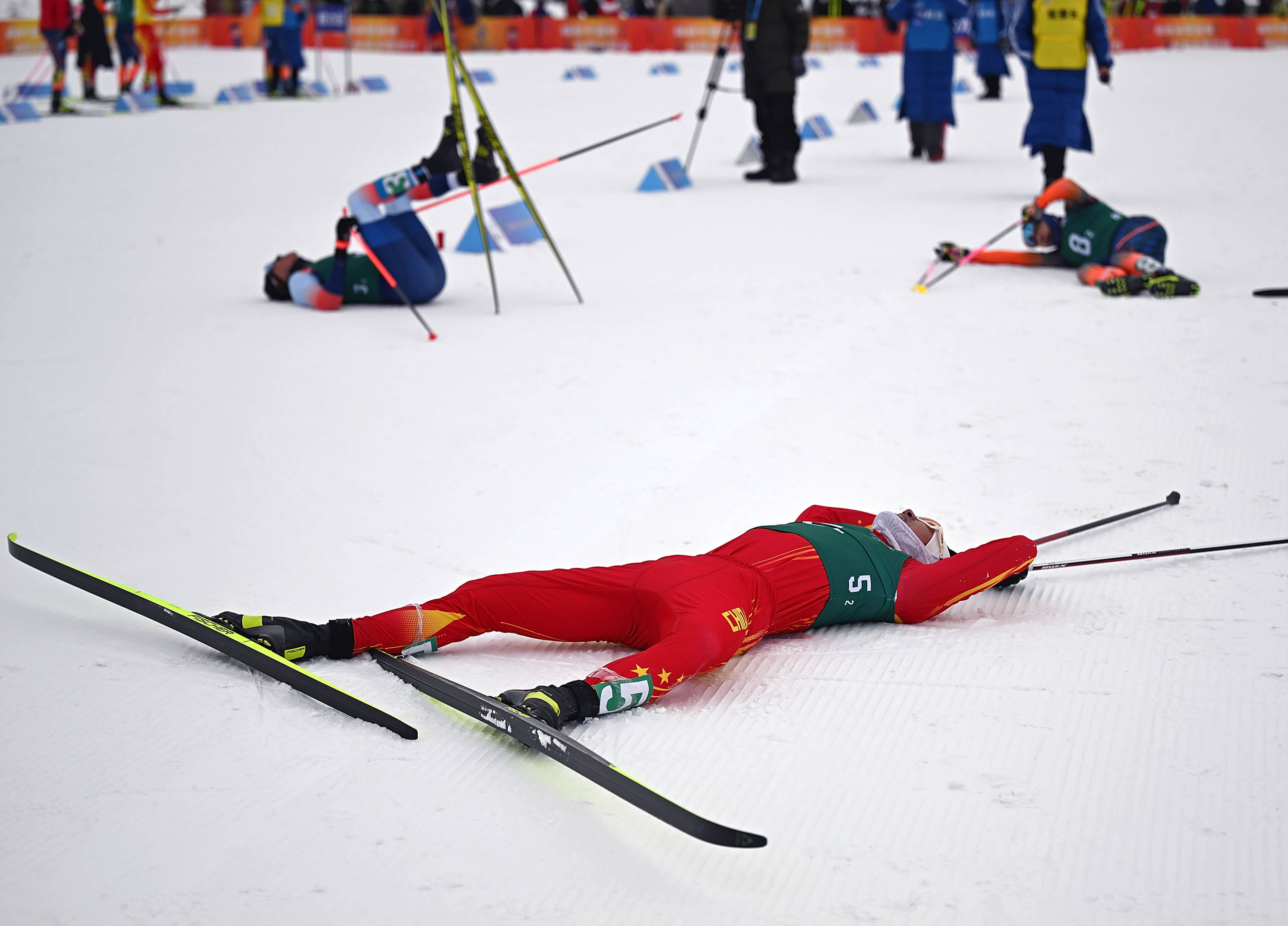 关于墨西哥滑雪选手备战山地滑雪比赛的信息