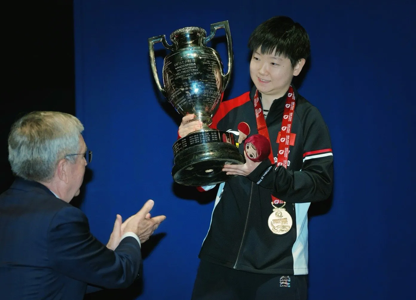 铁饼比赛中波兰选手实力惊人，夺冠成果喜人的简单介绍