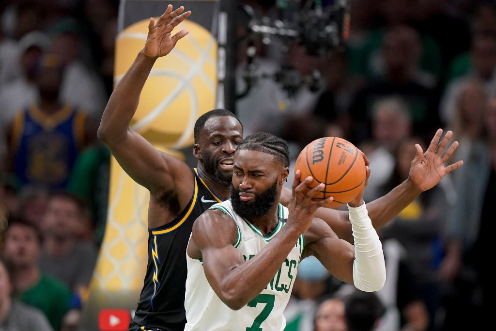 关于战神首度出手勇士扳平总比分的信息