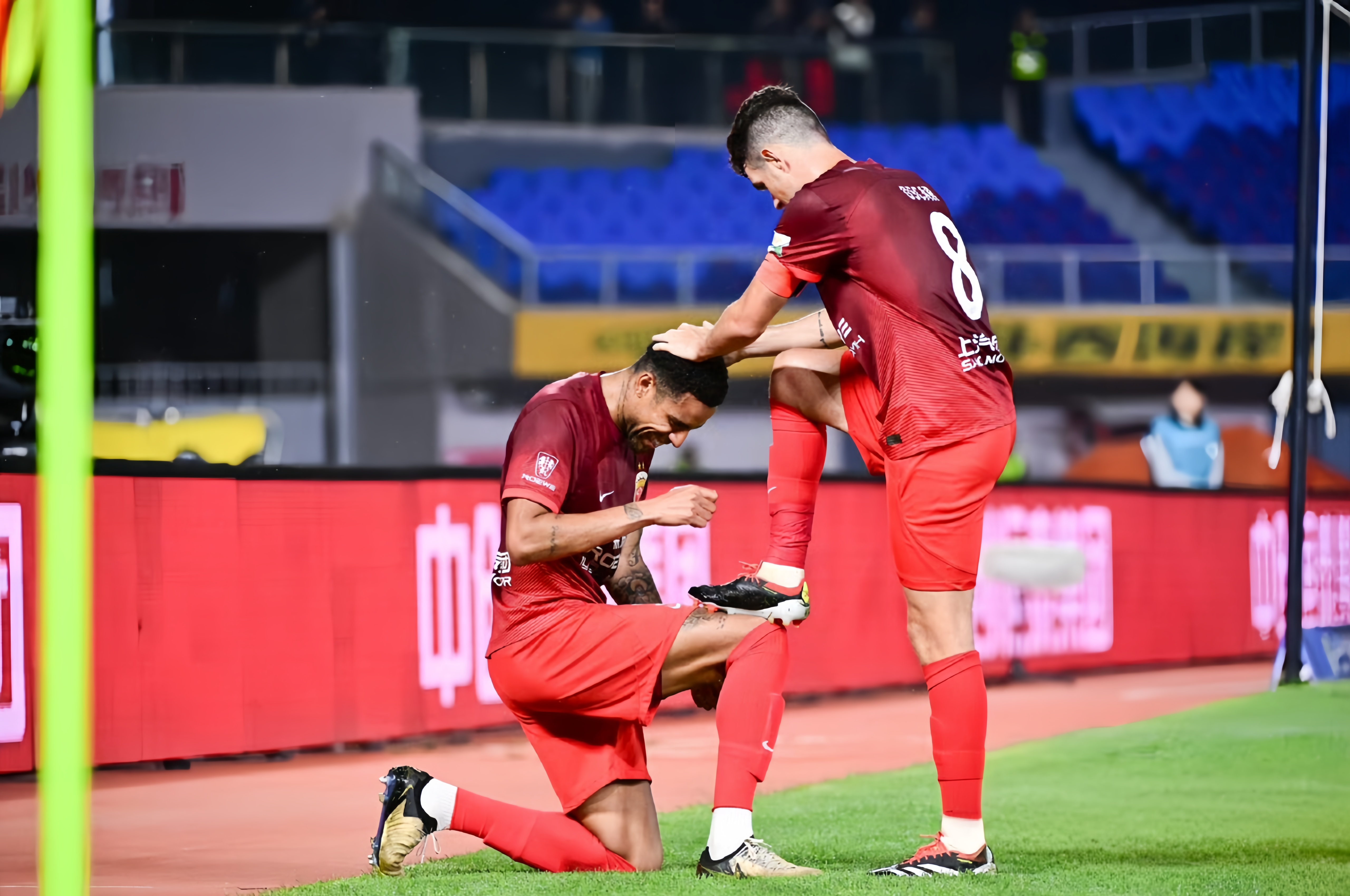 关于法国队碾压英格兰队，梁靖崑带队取胜的信息