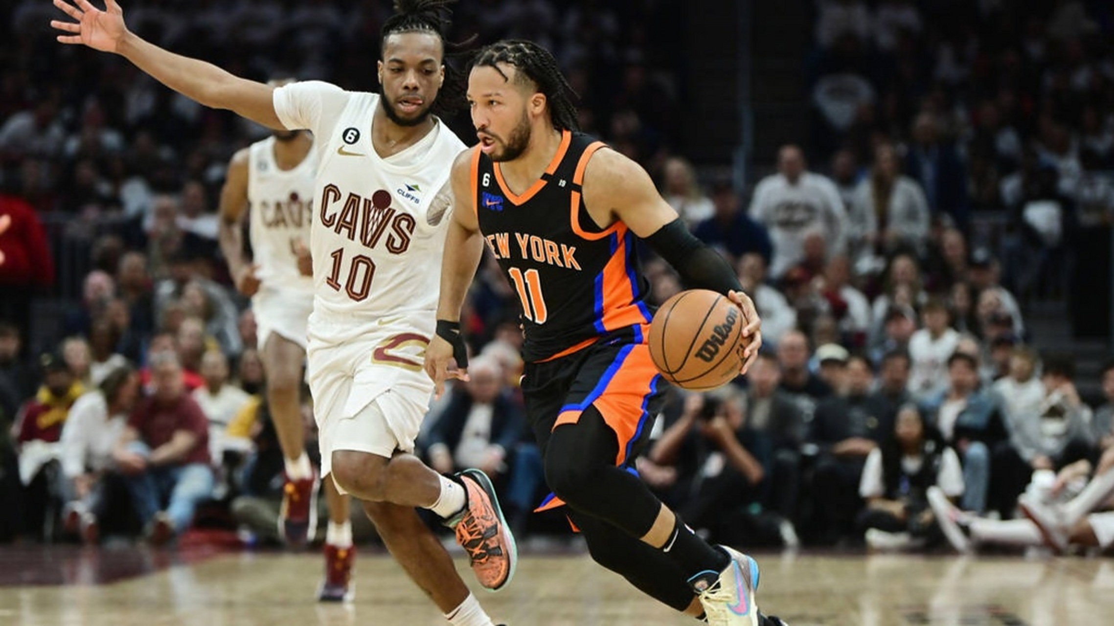 包含骑士险胜广州队，范弗利特状态火热的词条