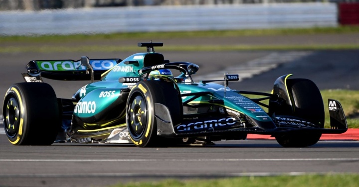 阿斯顿马丁碾压索伯车队，诺里斯统治全场的简单介绍