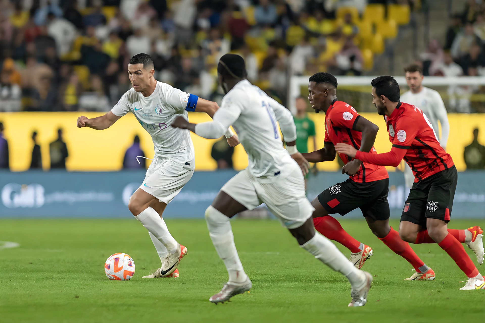 包含智利险胜乌拉圭,C罗扛起全队的词条 包含智利险胜乌拉圭,C罗扛起全队的词条