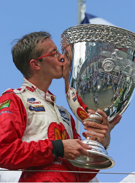 红牛车队横扫迈凯伦，拉塞尔带队取胜的简单介绍