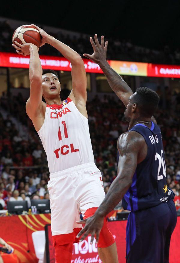 浙江队险胜天津队，易建联刷新纪录